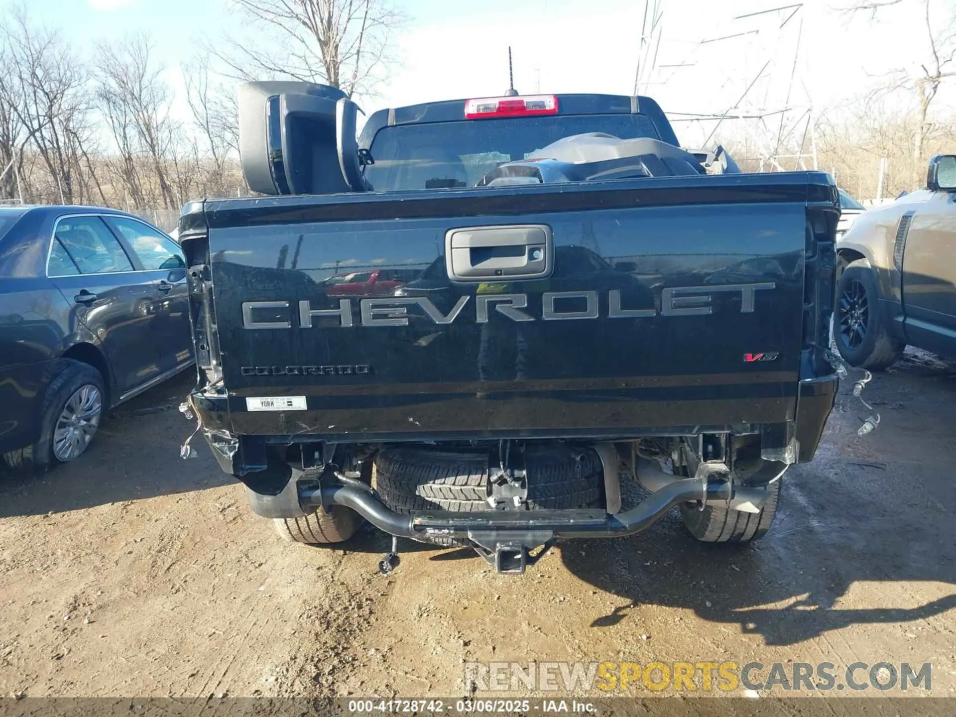 17 Photograph of a damaged car 1GCGTBEN7M1201304 CHEVROLET COLORADO 2021