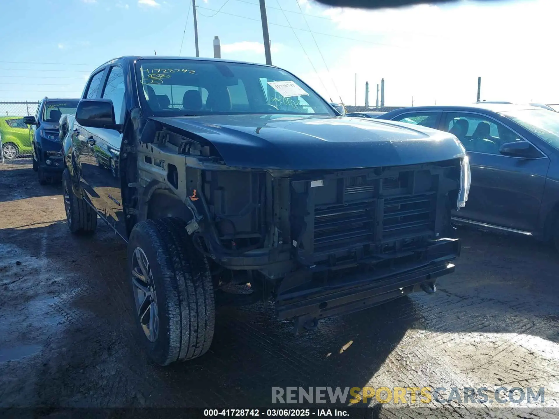 19 Photograph of a damaged car 1GCGTBEN7M1201304 CHEVROLET COLORADO 2021