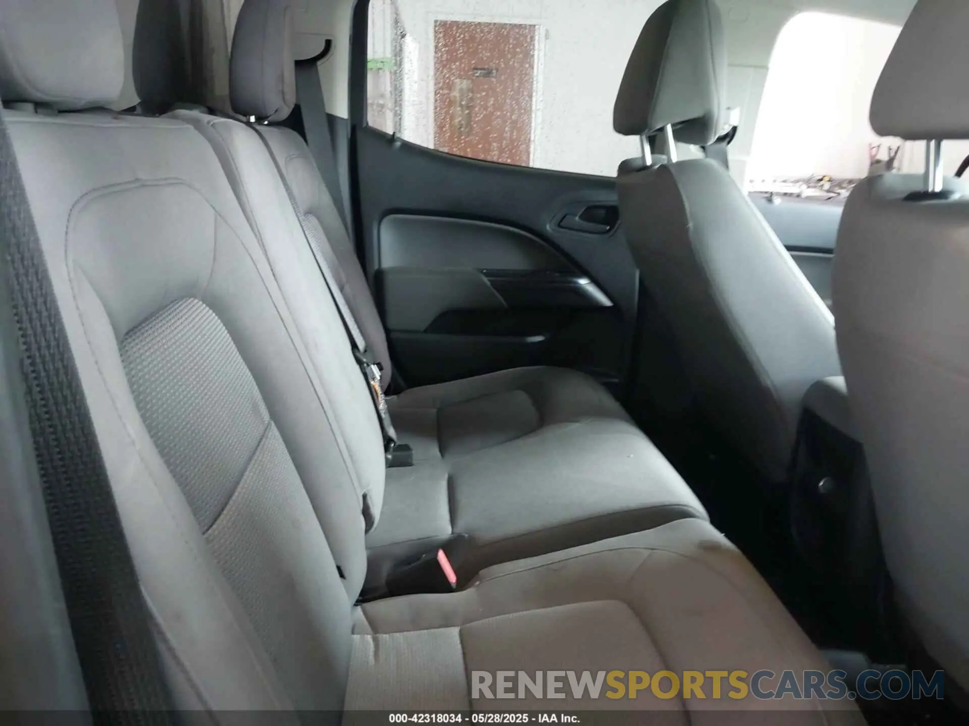 8 Photograph of a damaged car 1GCGTBEN8M1293135 CHEVROLET COLORADO 2021