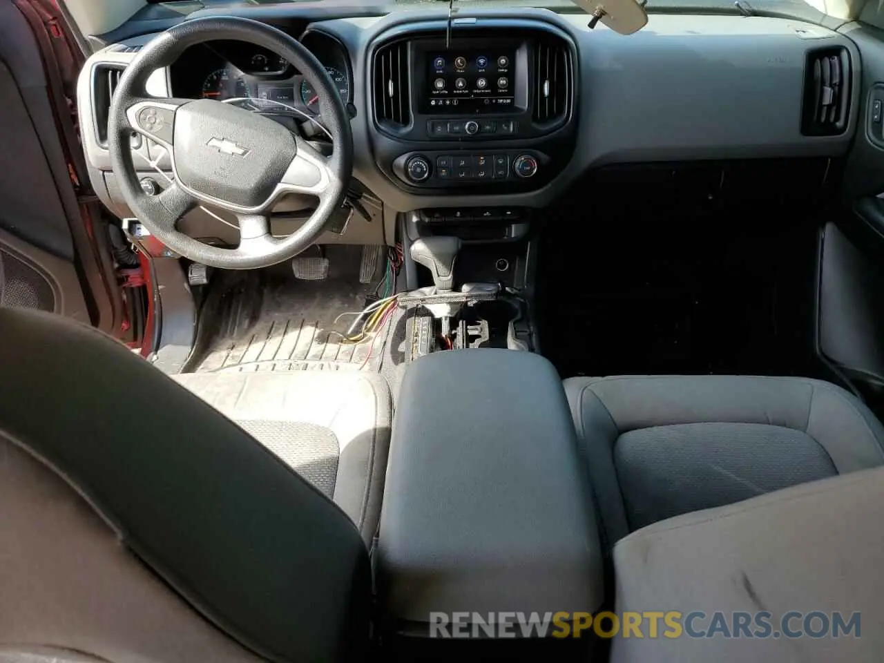 8 Photograph of a damaged car 1GCGTBEN9M1142692 CHEVROLET COLORADO 2021