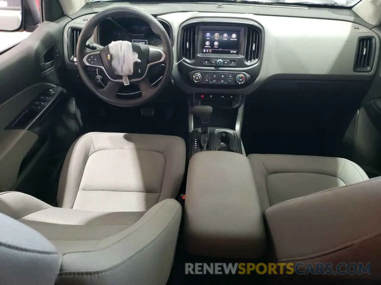 8 Photograph of a damaged car 1GCGTBENXM1121222 CHEVROLET COLORADO 2021