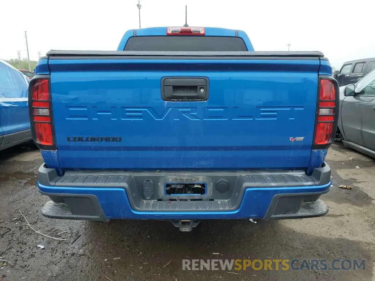6 Photograph of a damaged car 1GCGTBENXM1138215 CHEVROLET COLORADO 2021