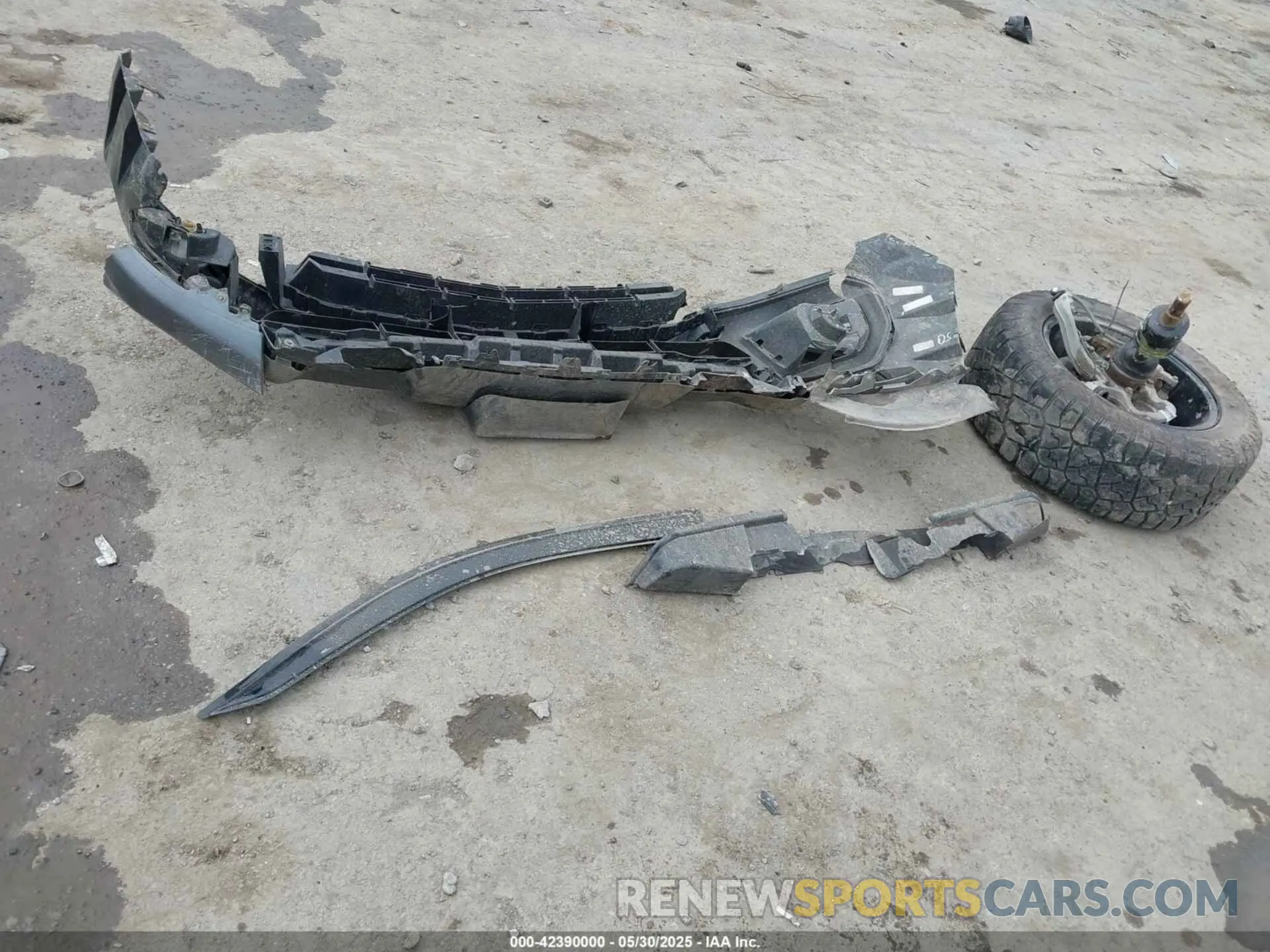 12 Photograph of a damaged car 1GCGTCEN1M1105688 CHEVROLET COLORADO 2021