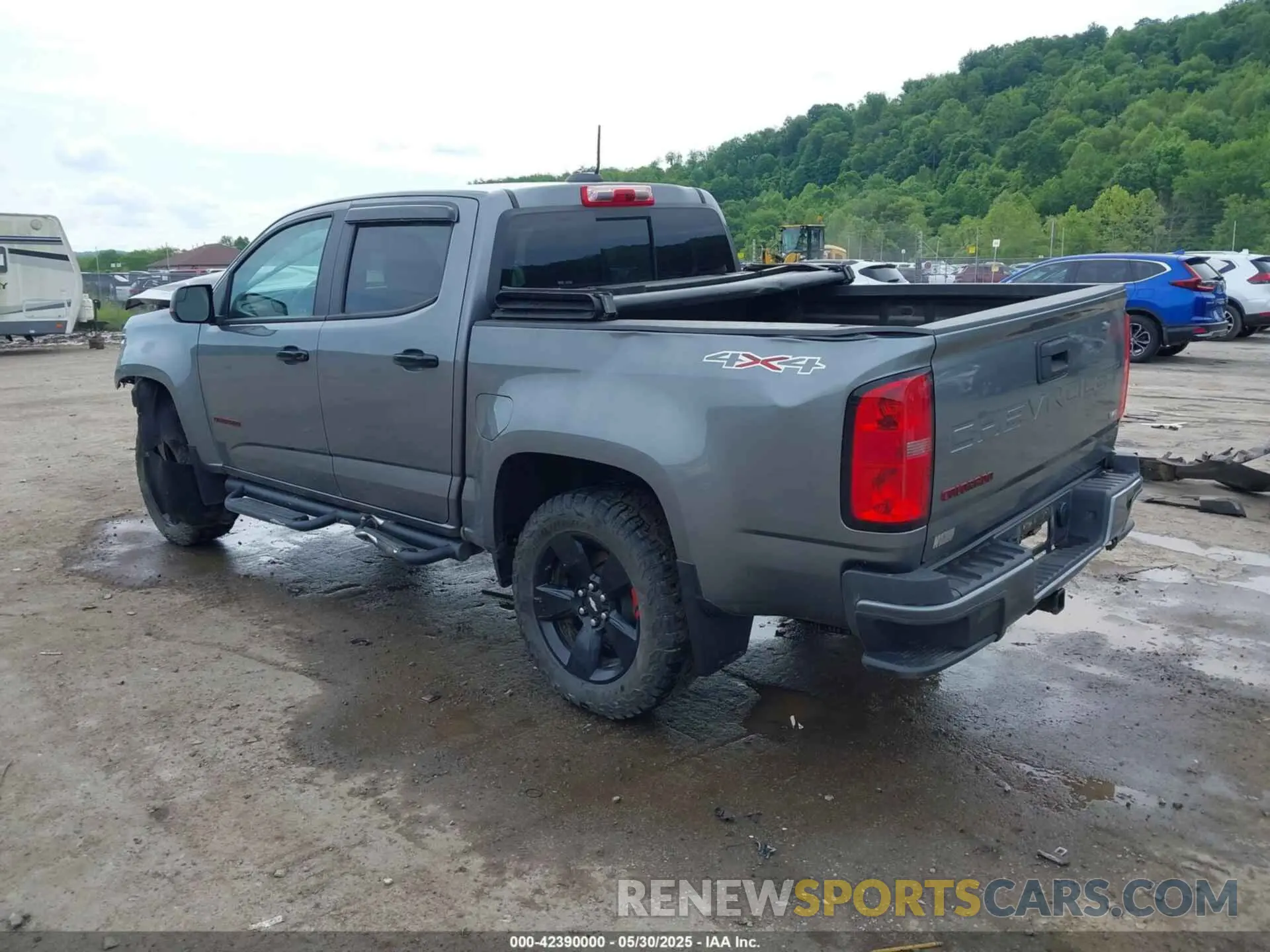 3 Photograph of a damaged car 1GCGTCEN1M1105688 CHEVROLET COLORADO 2021
