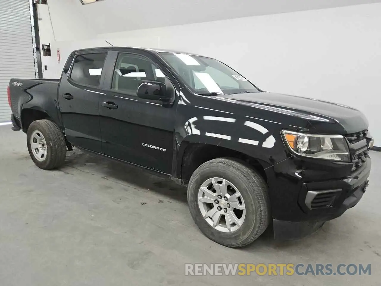 4 Photograph of a damaged car 1GCGTCEN2M1145570 CHEVROLET COLORADO 2021