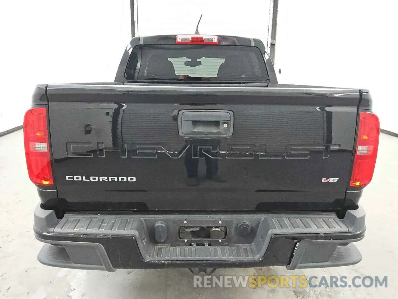 6 Photograph of a damaged car 1GCGTCEN2M1145570 CHEVROLET COLORADO 2021