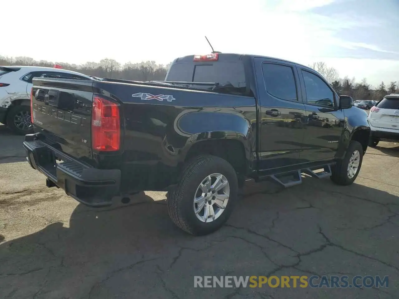 3 Photograph of a damaged car 1GCGTCEN3M1112612 CHEVROLET COLORADO 2021