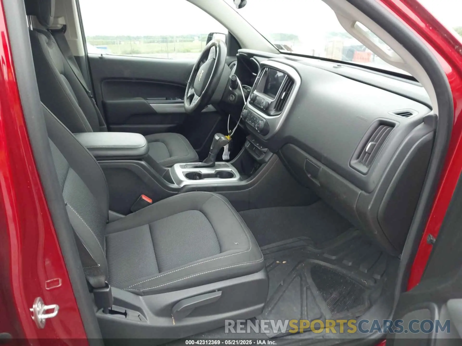 5 Photograph of a damaged car 1GCGTCEN8M1169498 CHEVROLET COLORADO 2021