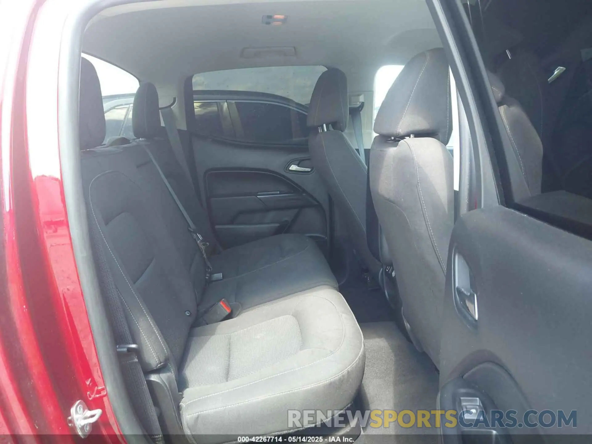 8 Photograph of a damaged car 1GCGTCEN9M1132430 CHEVROLET COLORADO 2021
