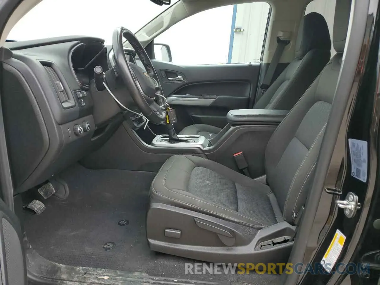 7 Photograph of a damaged car 1GCGTCEN9M1267990 CHEVROLET COLORADO 2021