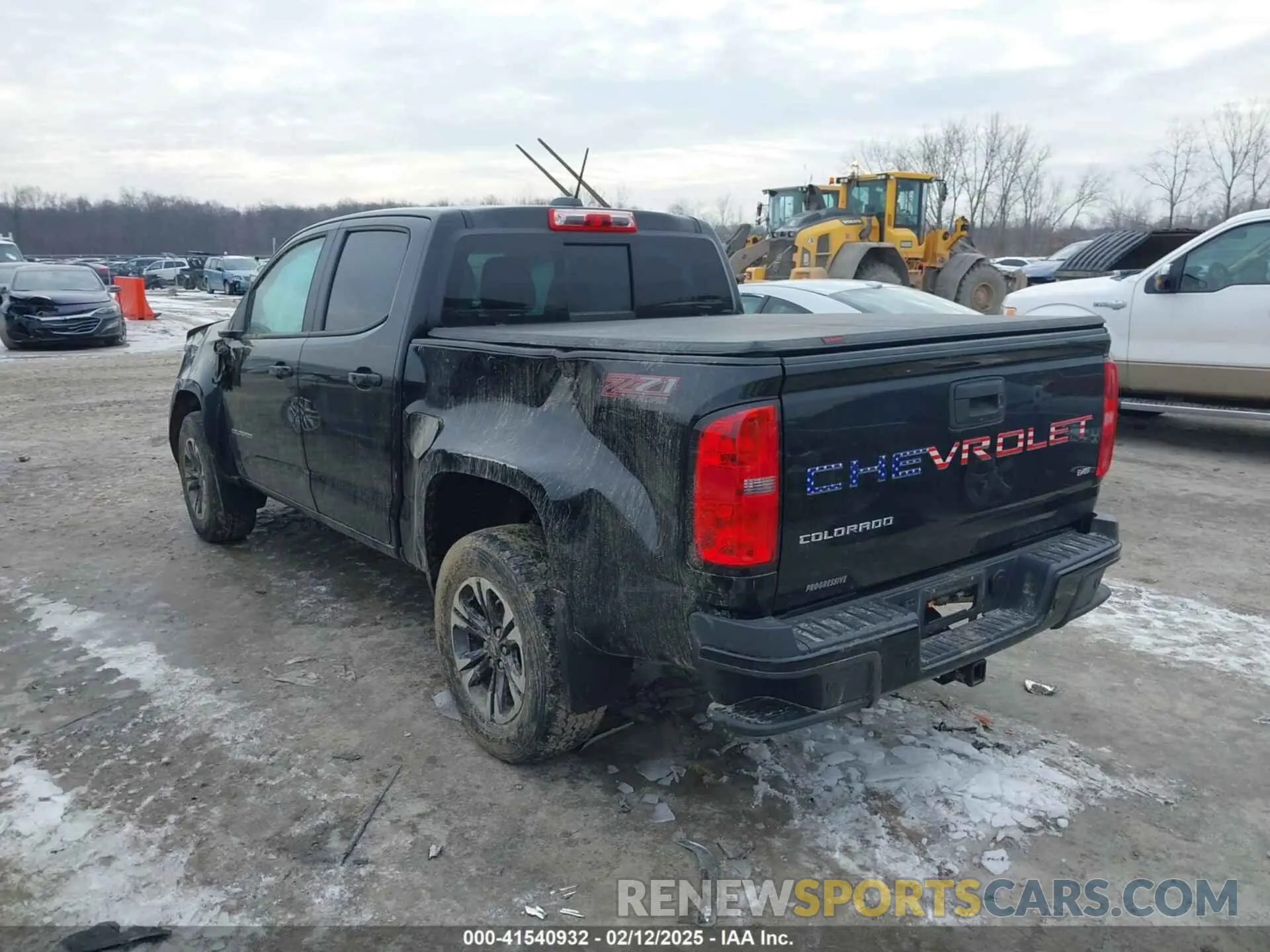 3 Photograph of a damaged car 1GCGTDEN0M1117014 CHEVROLET COLORADO 2021