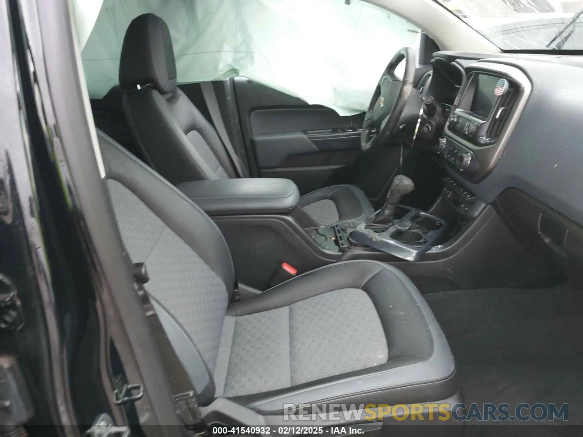 5 Photograph of a damaged car 1GCGTDEN0M1117014 CHEVROLET COLORADO 2021