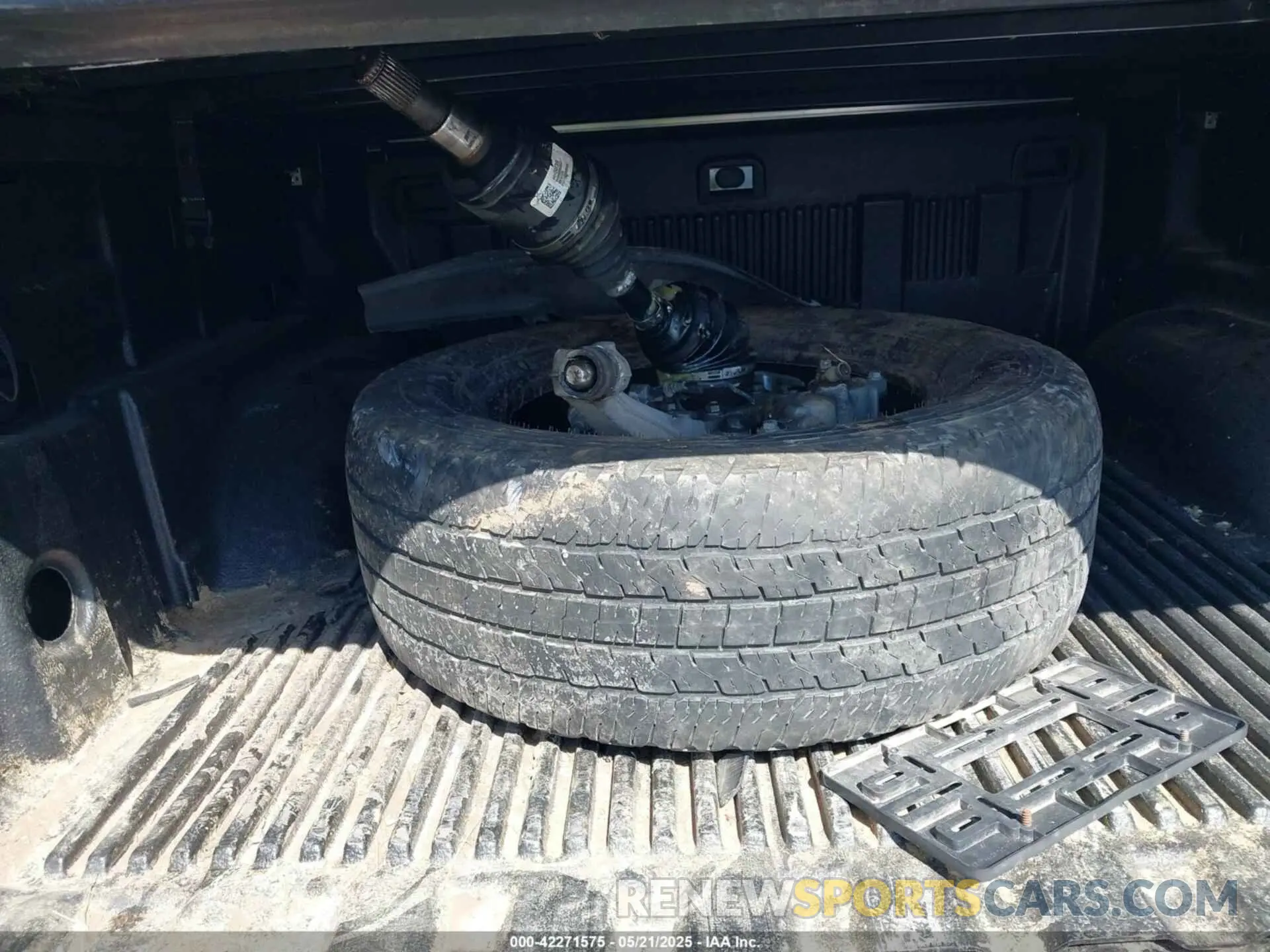 12 Photograph of a damaged car 1GCGTDEN1M1274874 CHEVROLET COLORADO 2021