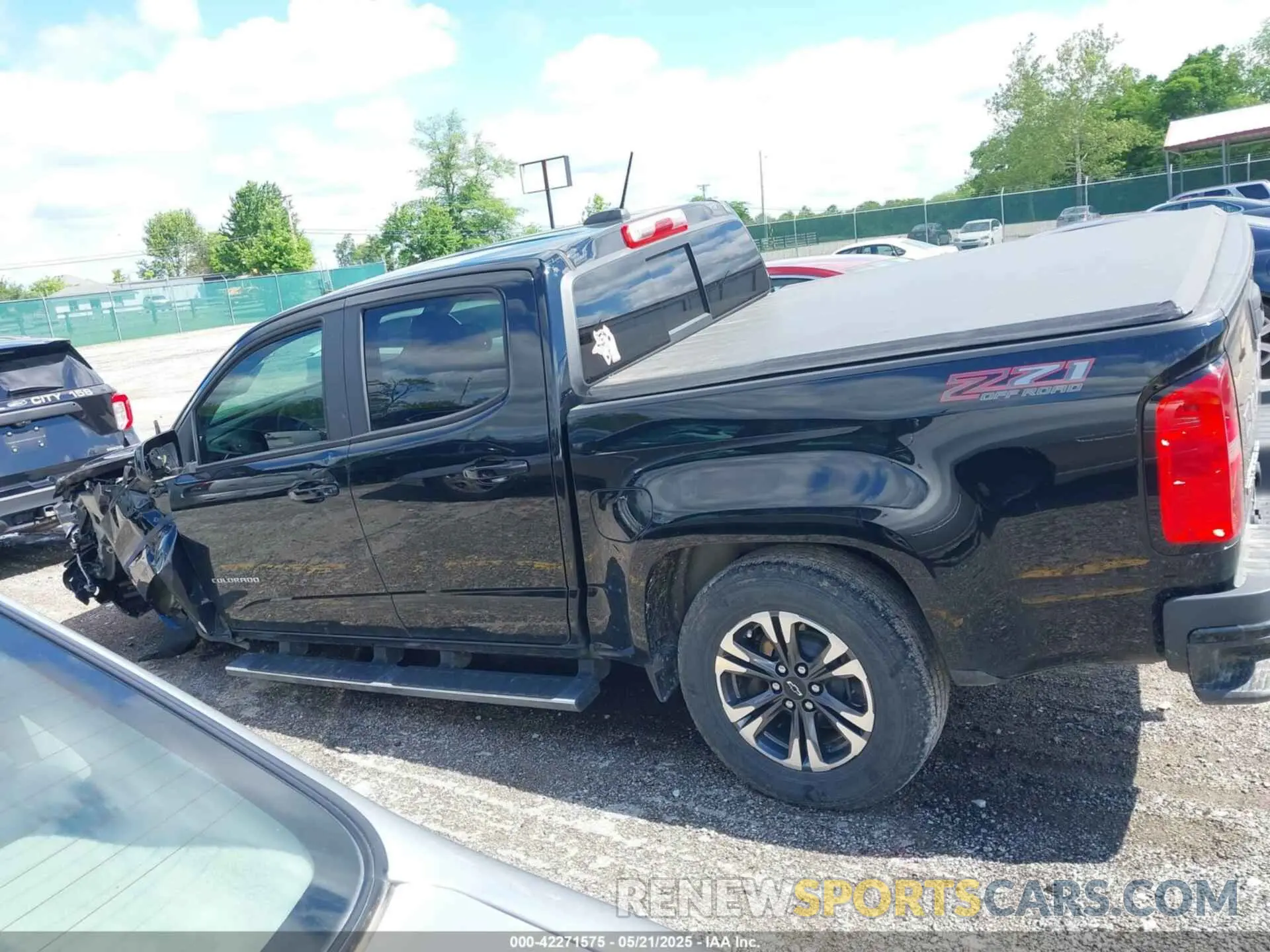 15 Photograph of a damaged car 1GCGTDEN1M1274874 CHEVROLET COLORADO 2021