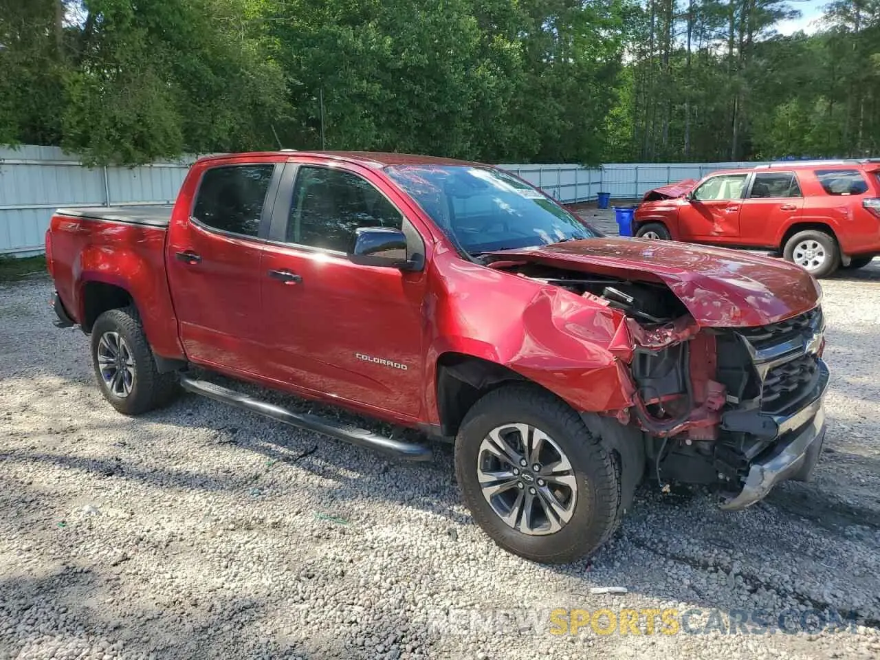 4 Photograph of a damaged car 1GCGTDEN2M1101395 CHEVROLET COLORADO 2021
