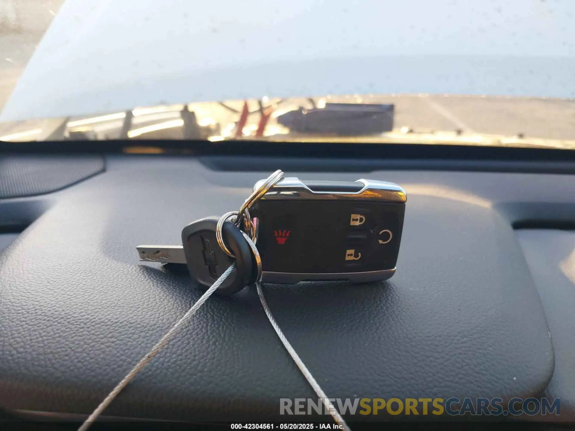 11 Photograph of a damaged car 1GCGTDEN2M1110856 CHEVROLET COLORADO 2021