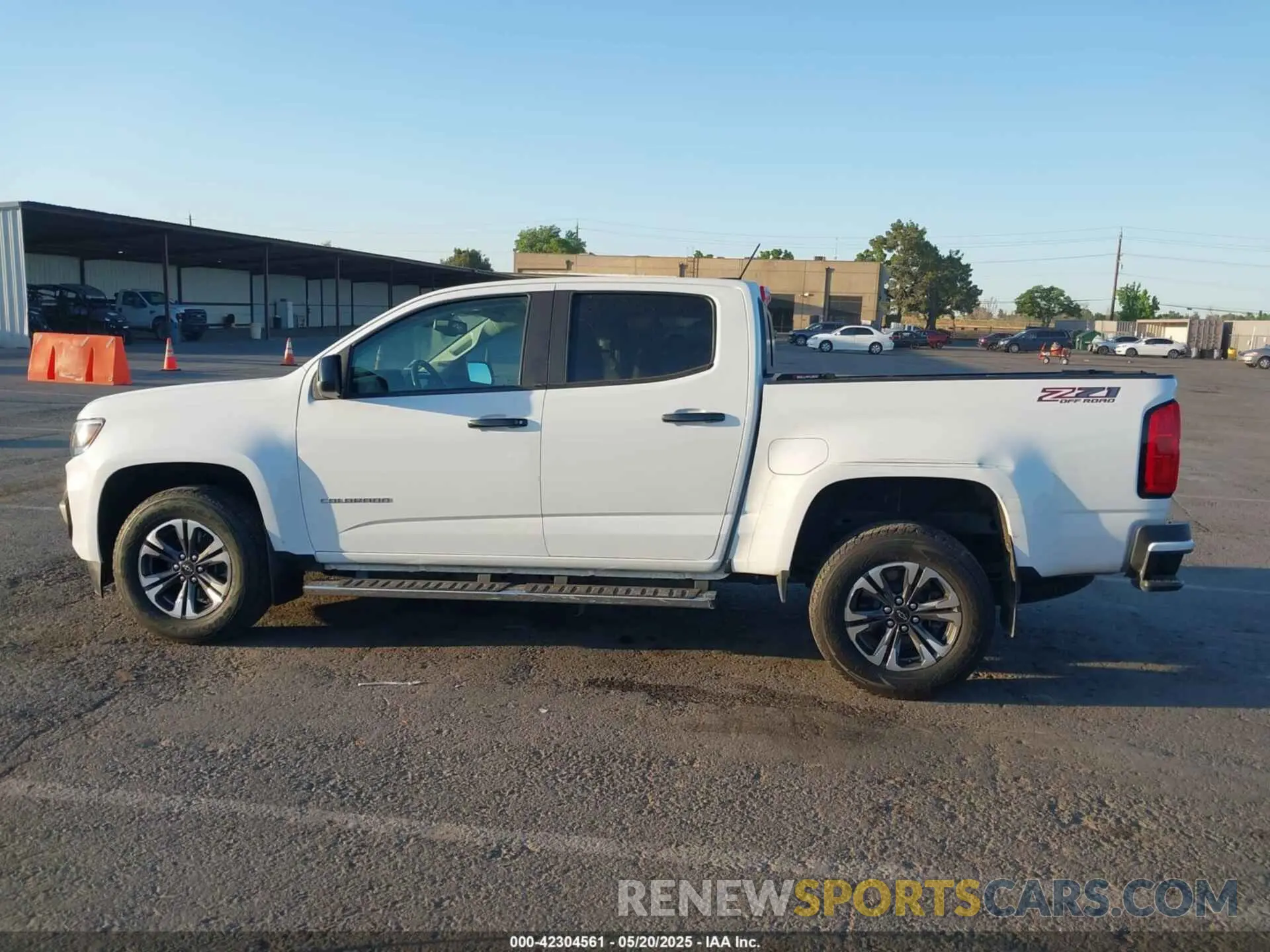14 Photograph of a damaged car 1GCGTDEN2M1110856 CHEVROLET COLORADO 2021