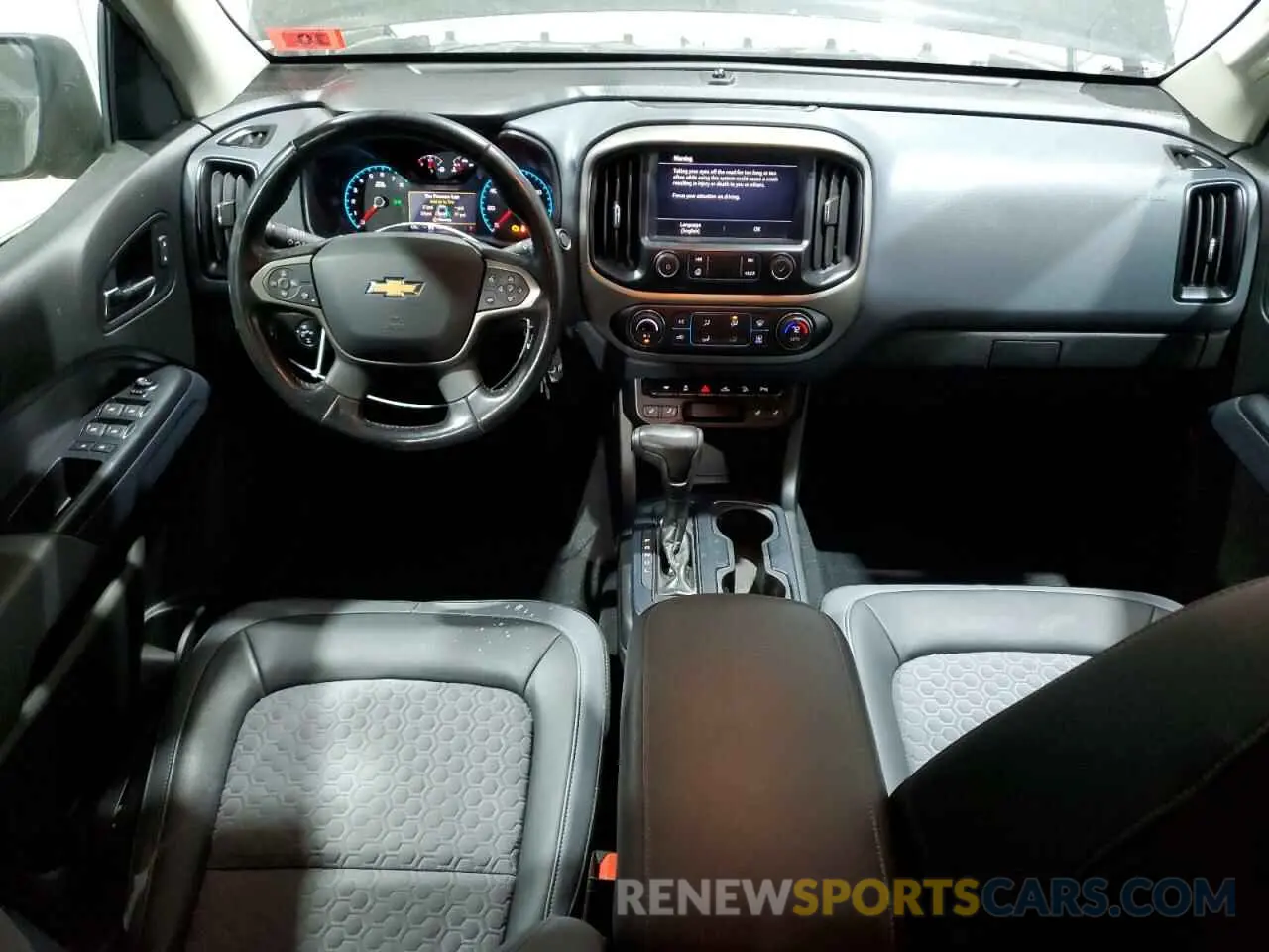 8 Photograph of a damaged car 1GCGTDEN2M1112641 CHEVROLET COLORADO 2021