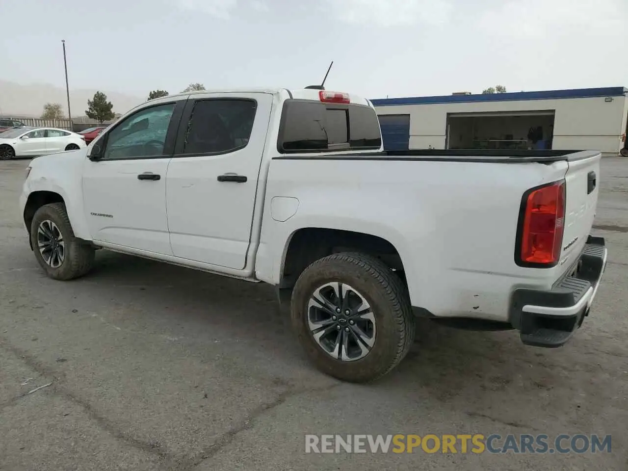 2 Photograph of a damaged car 1GCGTDEN2M1116950 CHEVROLET COLORADO 2021