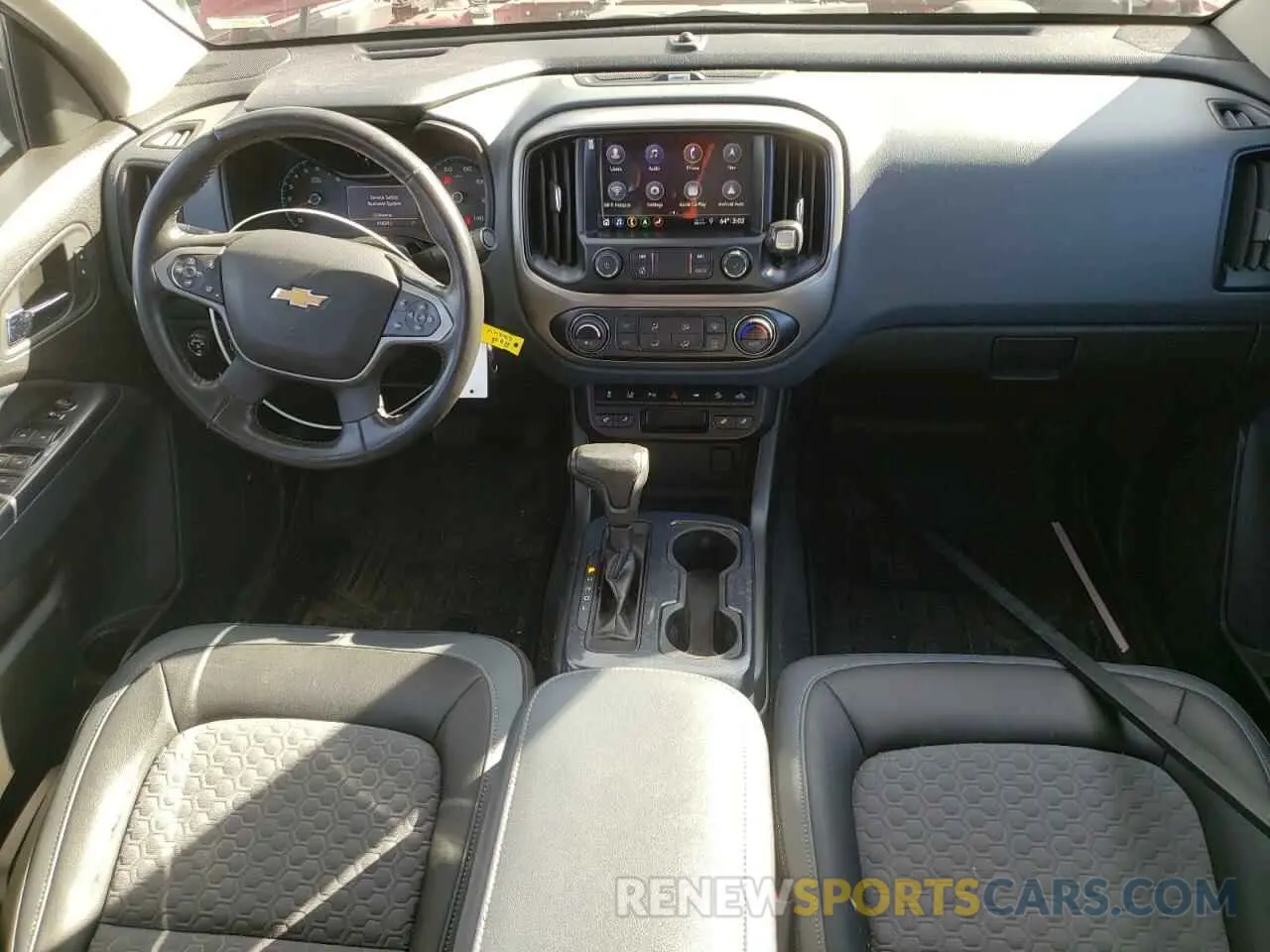 8 Photograph of a damaged car 1GCGTDEN3M1180947 CHEVROLET COLORADO 2021