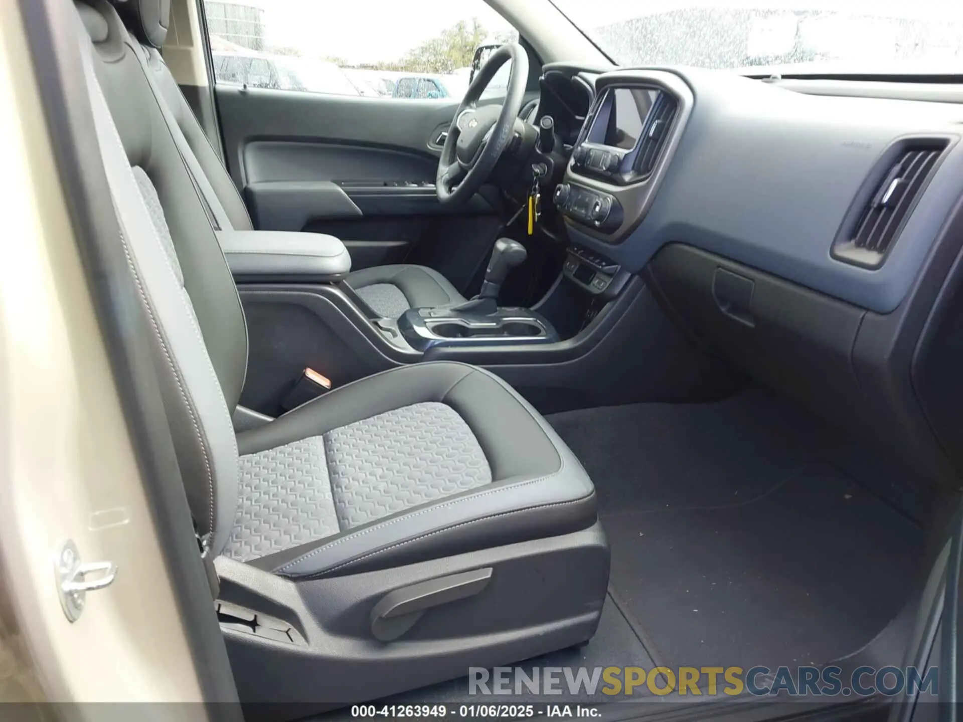 5 Photograph of a damaged car 1GCGTDEN3M1282541 CHEVROLET COLORADO 2021