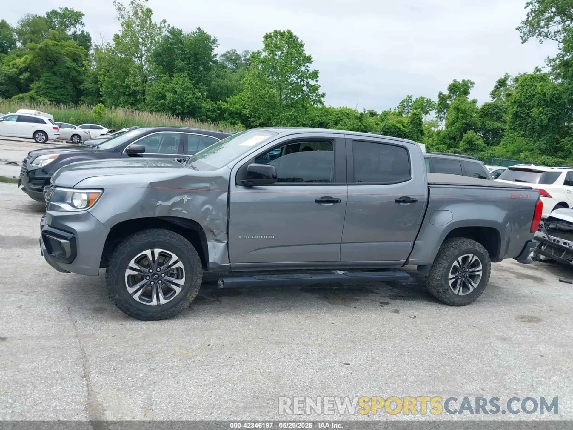 13 Photograph of a damaged car 1GCGTDEN4M1131238 CHEVROLET COLORADO 2021