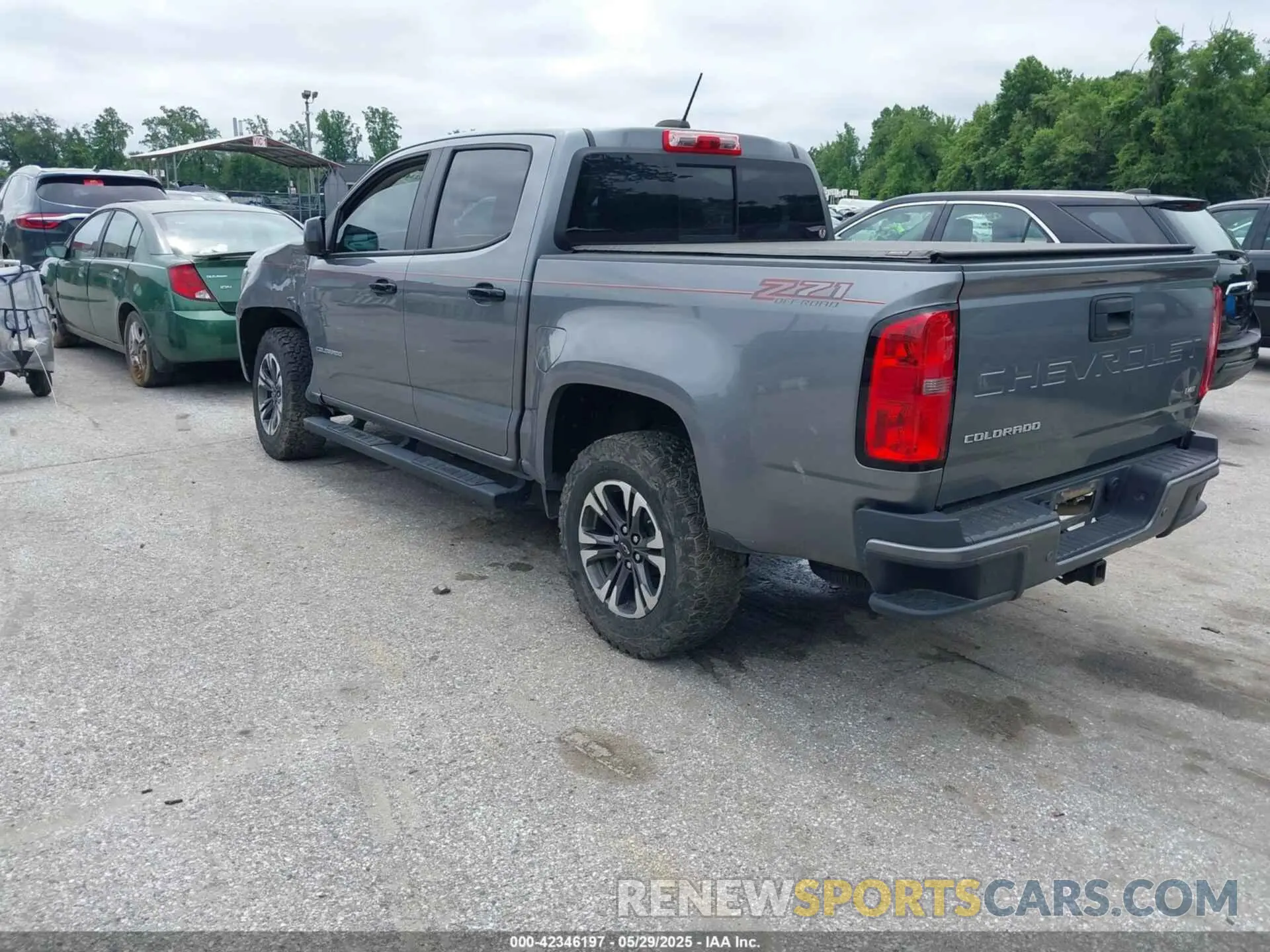 3 Photograph of a damaged car 1GCGTDEN4M1131238 CHEVROLET COLORADO 2021