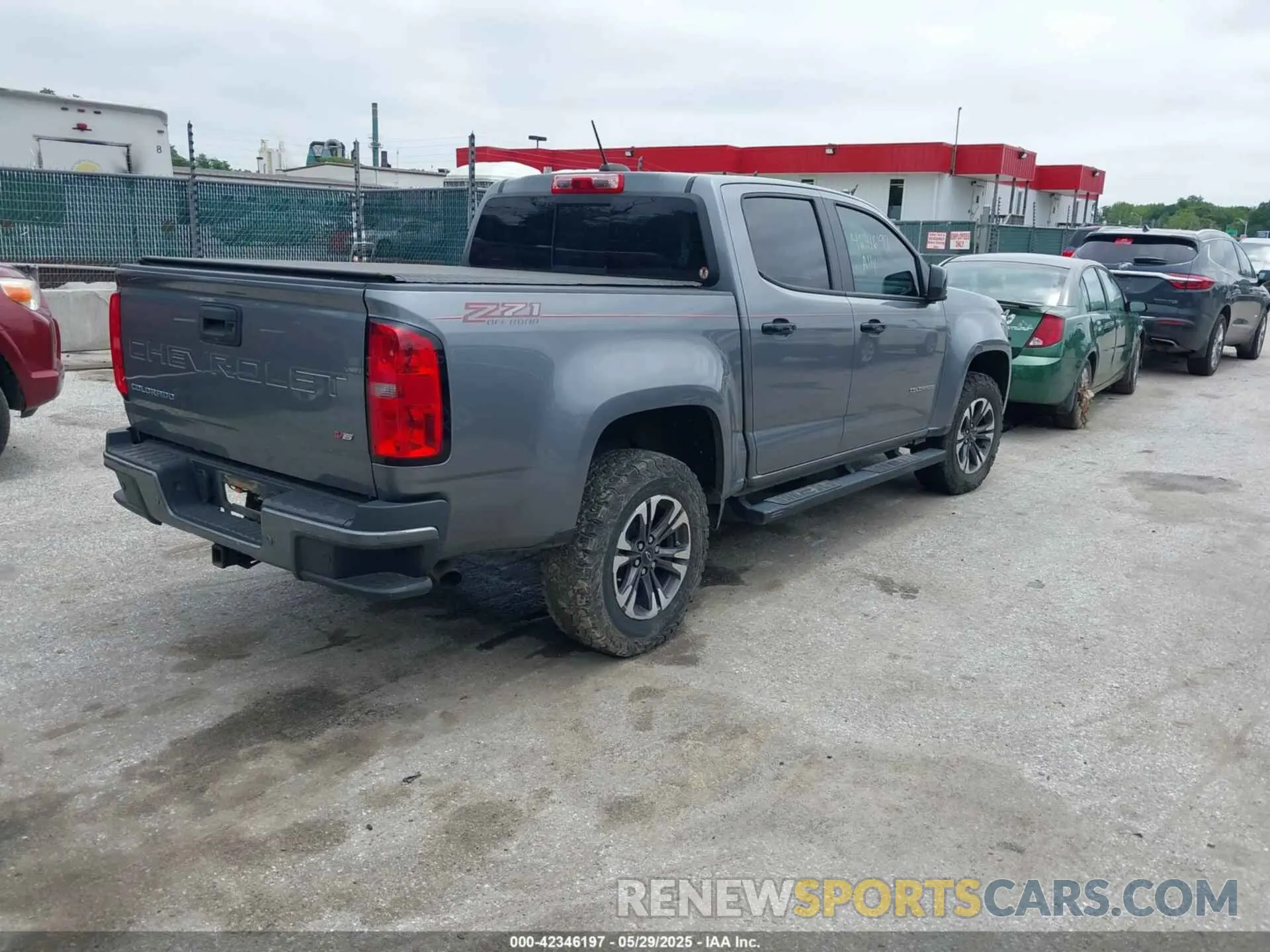 4 Photograph of a damaged car 1GCGTDEN4M1131238 CHEVROLET COLORADO 2021
