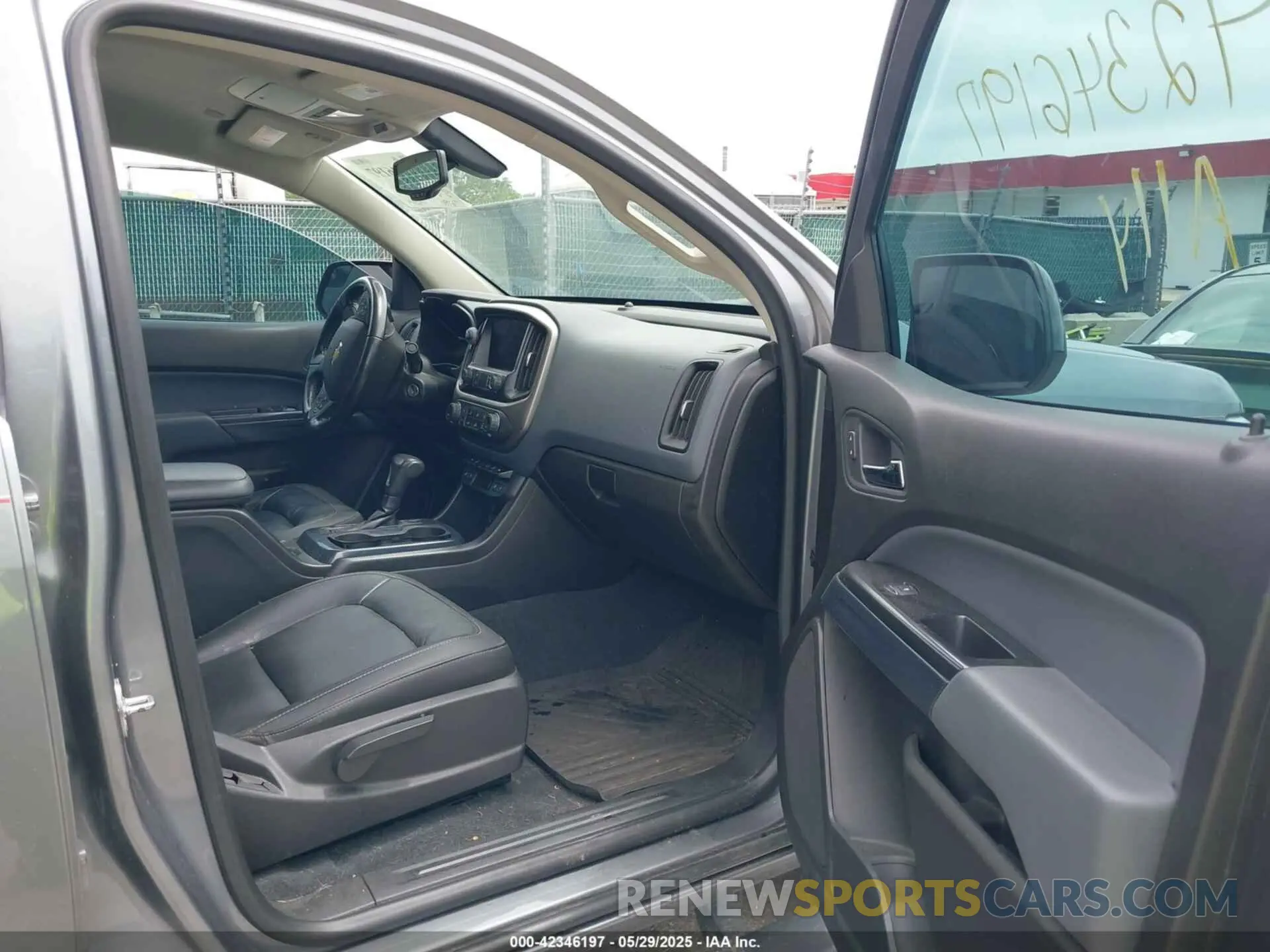5 Photograph of a damaged car 1GCGTDEN4M1131238 CHEVROLET COLORADO 2021