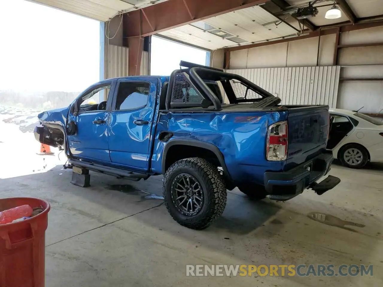 2 Photograph of a damaged car 1GCGTDEN5M1139655 CHEVROLET COLORADO 2021