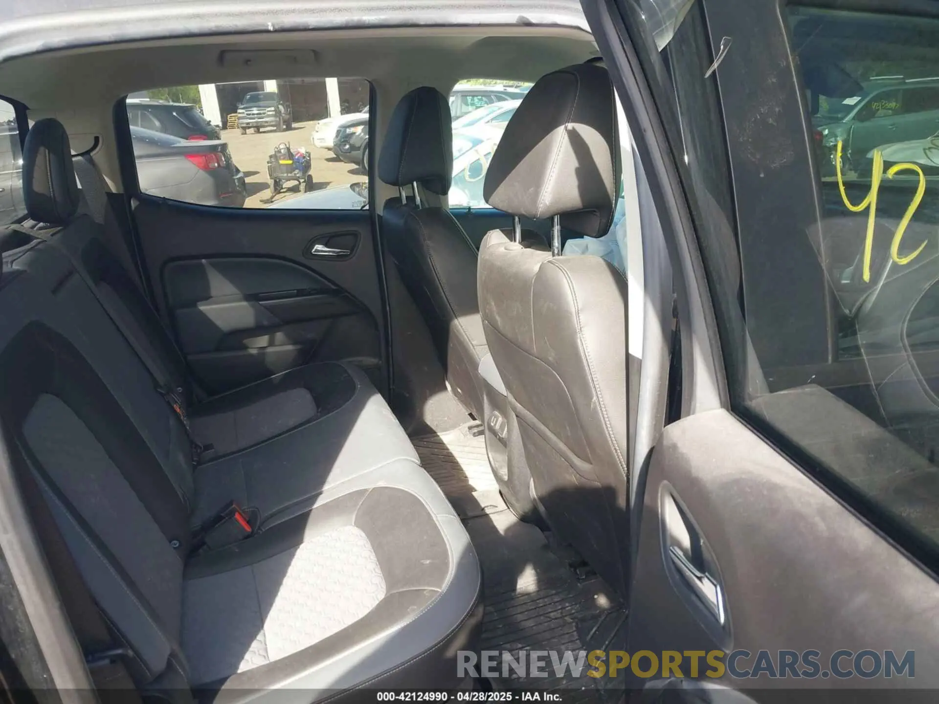 8 Photograph of a damaged car 1GCGTDEN5M1167486 CHEVROLET COLORADO 2021