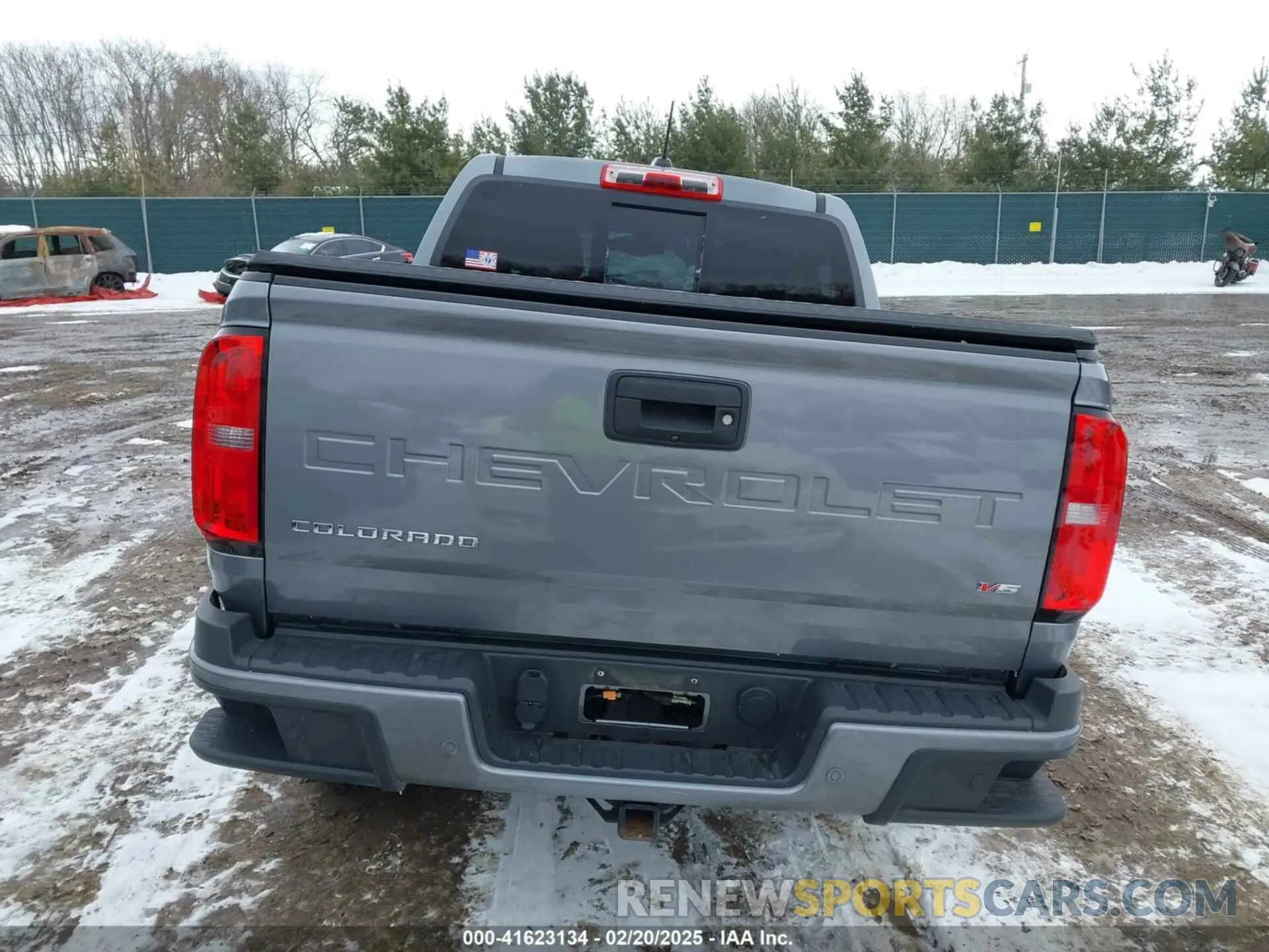 17 Photograph of a damaged car 1GCGTDEN6M1247525 CHEVROLET COLORADO 2021