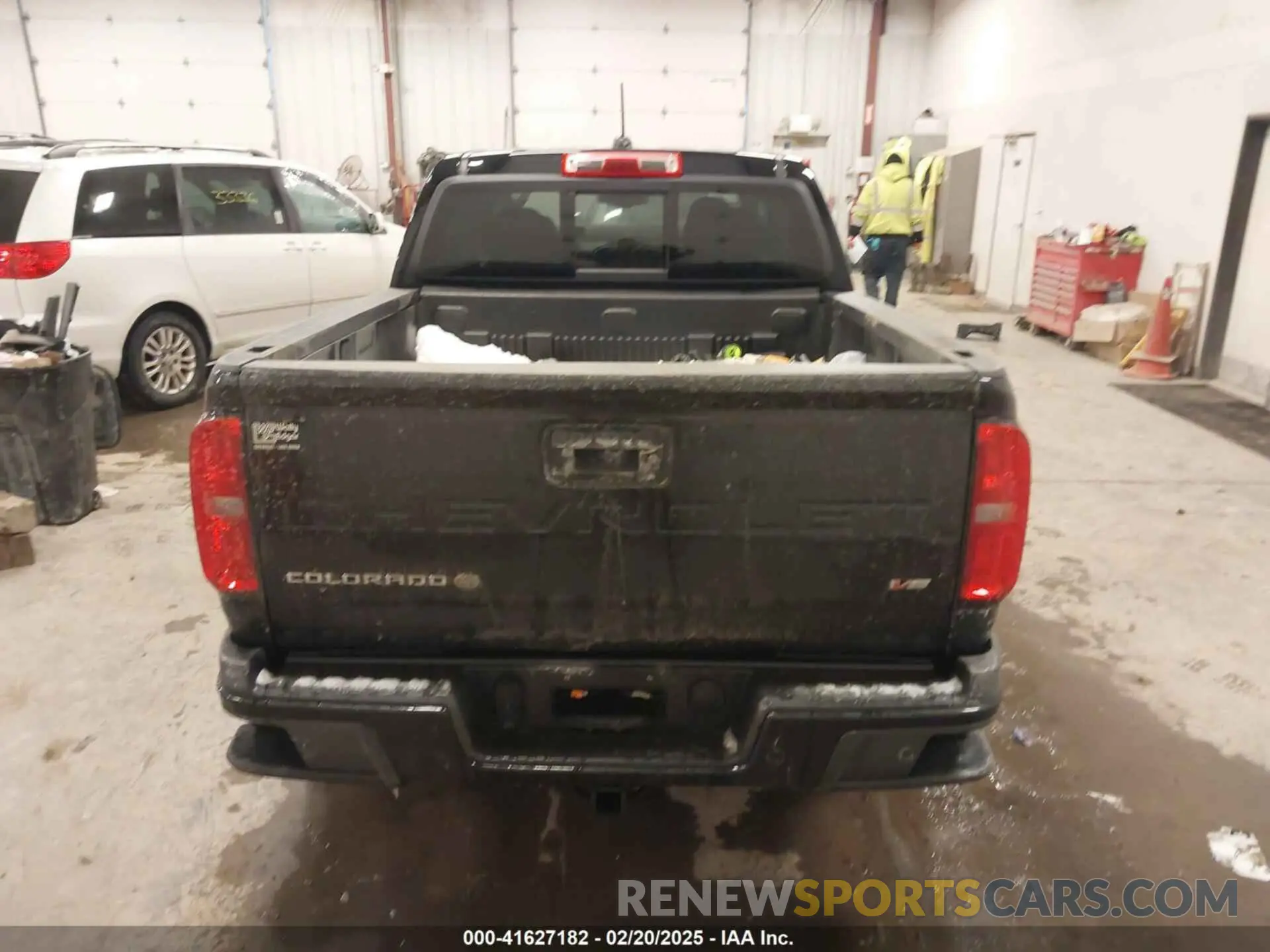 16 Photograph of a damaged car 1GCGTDEN6M1284588 CHEVROLET COLORADO 2021