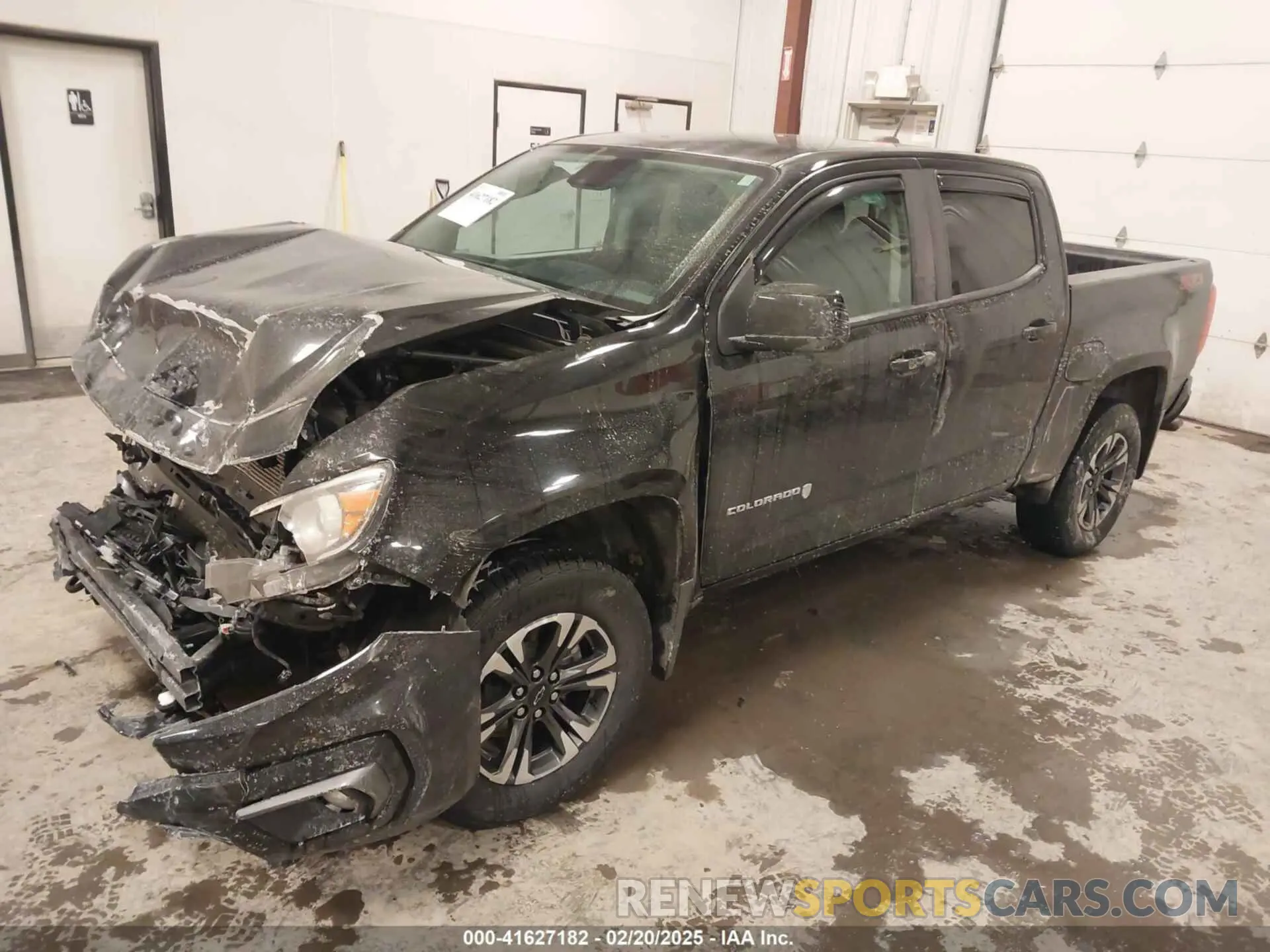 2 Photograph of a damaged car 1GCGTDEN6M1284588 CHEVROLET COLORADO 2021