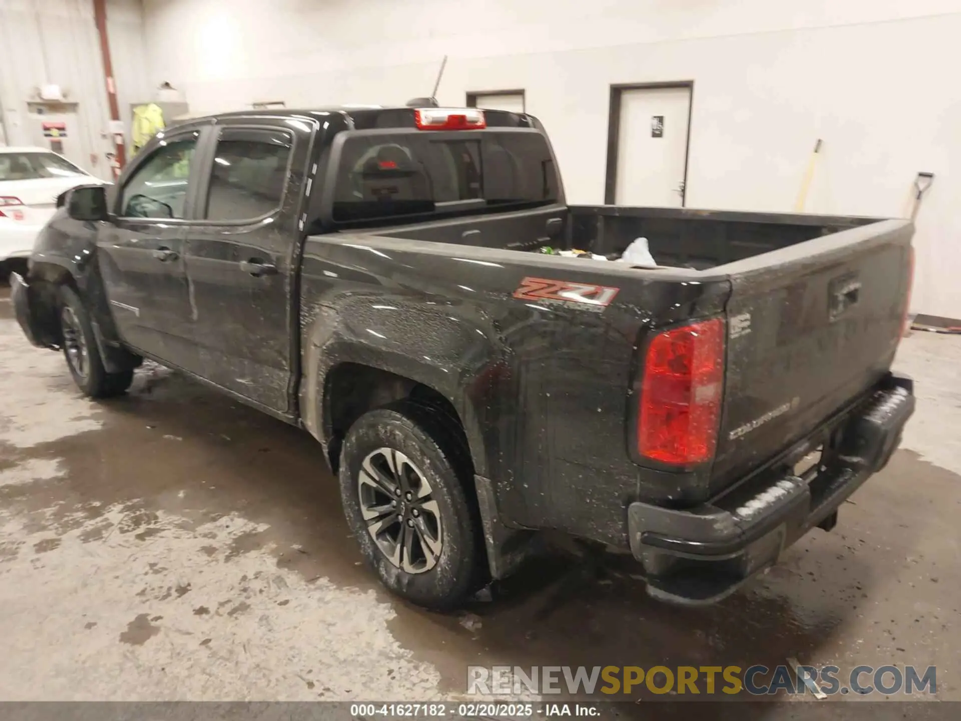 3 Photograph of a damaged car 1GCGTDEN6M1284588 CHEVROLET COLORADO 2021
