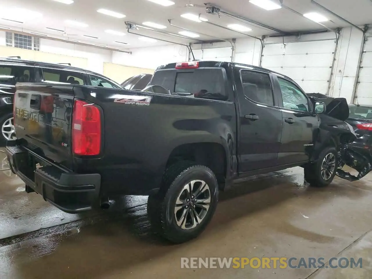 3 Photograph of a damaged car 1GCGTDEN8M1158037 CHEVROLET COLORADO 2021