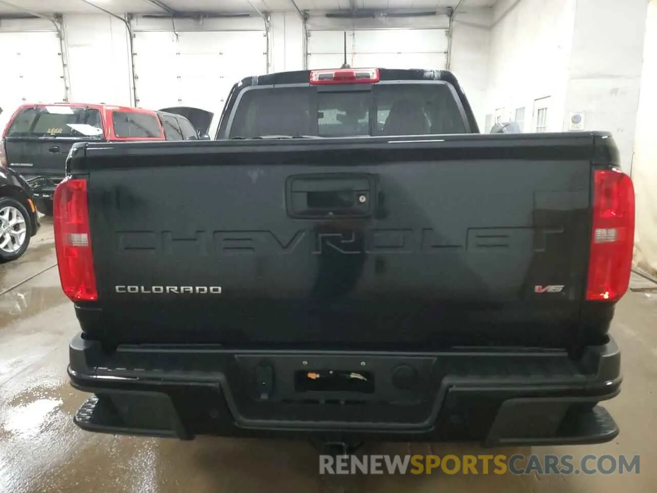 6 Photograph of a damaged car 1GCGTDEN8M1158037 CHEVROLET COLORADO 2021