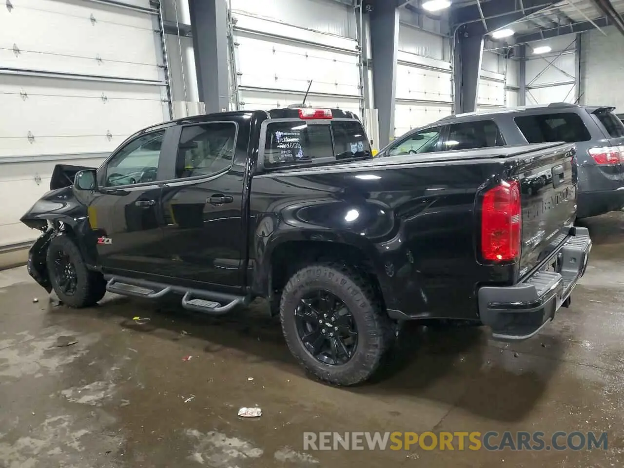 2 Photograph of a damaged car 1GCGTDEN8M1171810 CHEVROLET COLORADO 2021