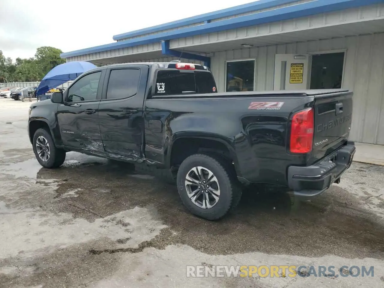 2 Photograph of a damaged car 1GCGTDEN8M1245226 CHEVROLET COLORADO 2021