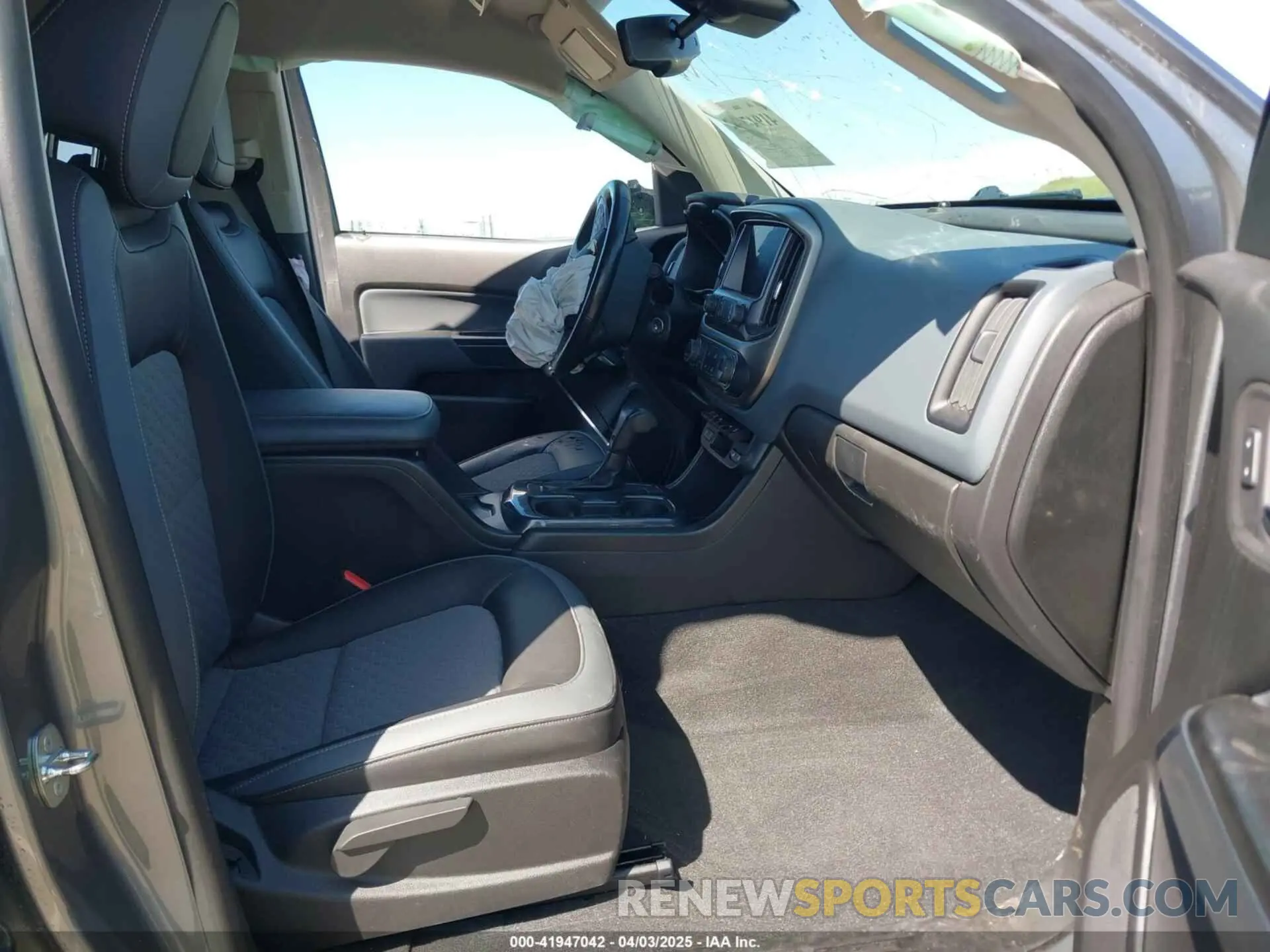 5 Photograph of a damaged car 1GCGTDEN9M1249916 CHEVROLET COLORADO 2021