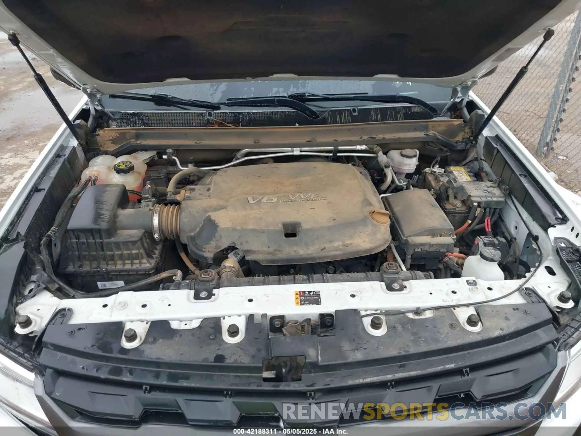 10 Photograph of a damaged car 1GCGTDEN9M1256767 CHEVROLET COLORADO 2021