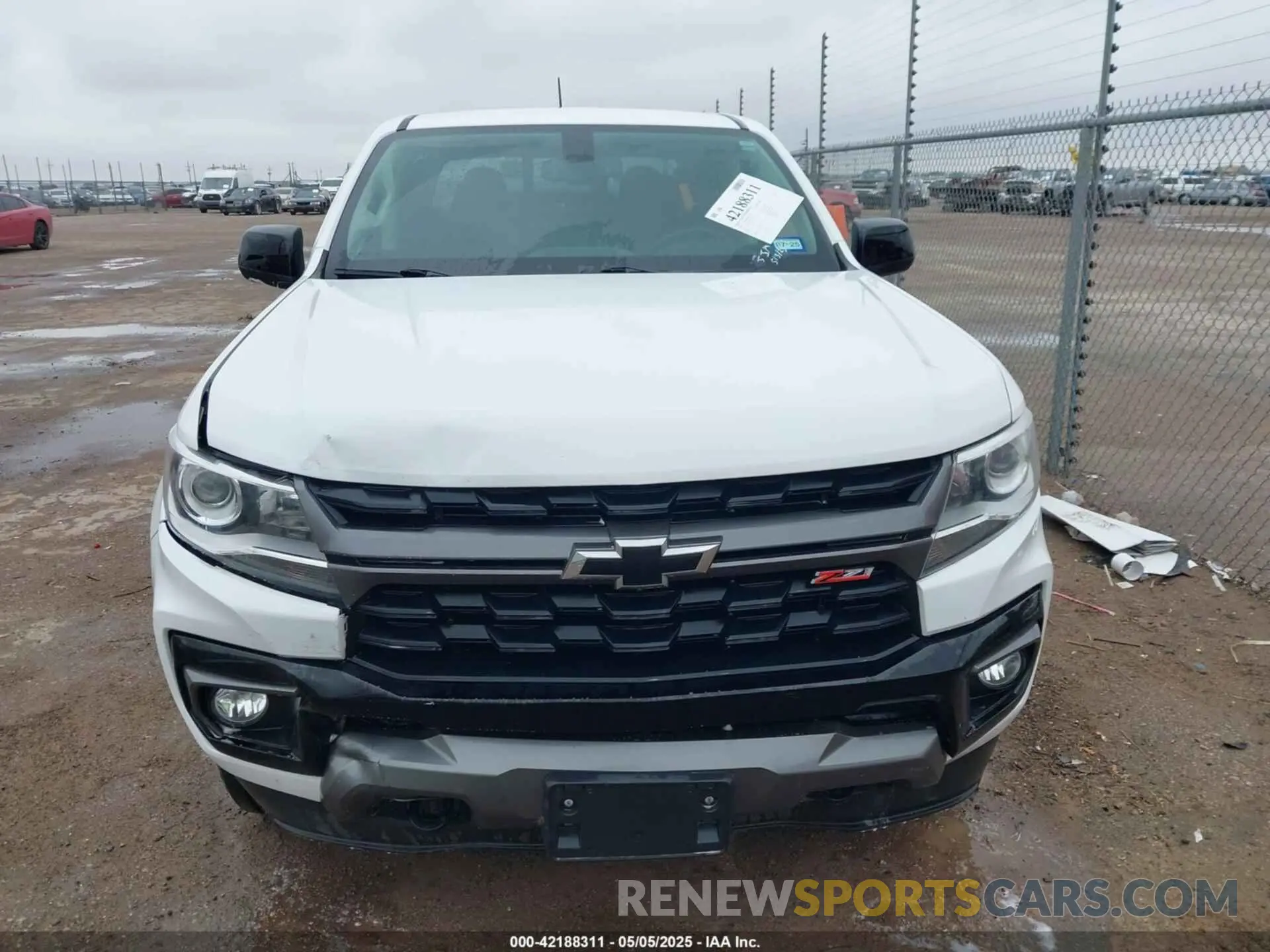 12 Photograph of a damaged car 1GCGTDEN9M1256767 CHEVROLET COLORADO 2021