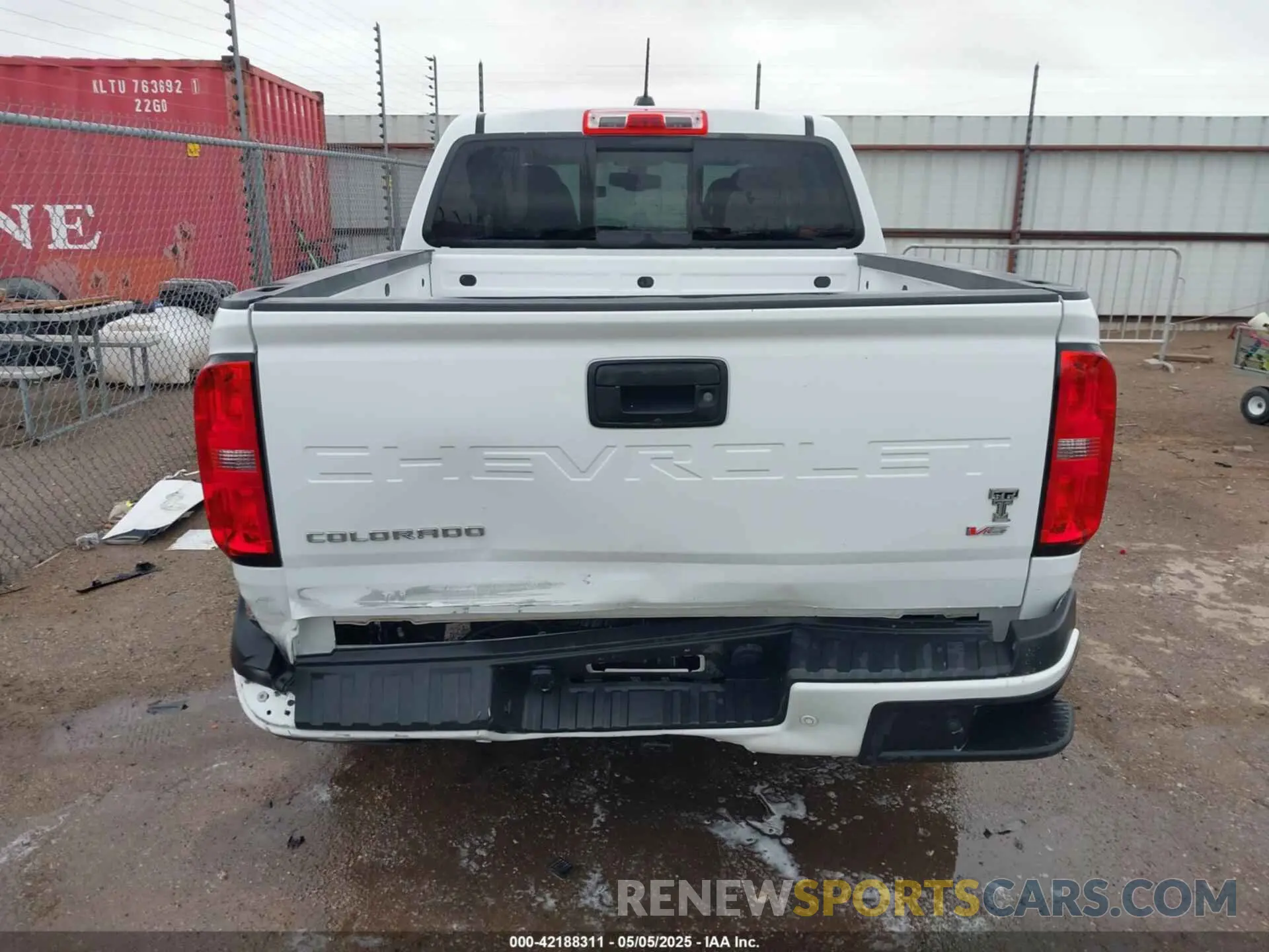 16 Photograph of a damaged car 1GCGTDEN9M1256767 CHEVROLET COLORADO 2021