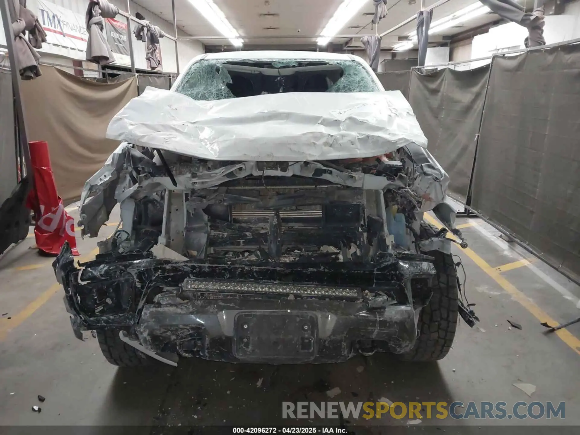 12 Photograph of a damaged car 1GCGTDENXM1114914 CHEVROLET COLORADO 2021