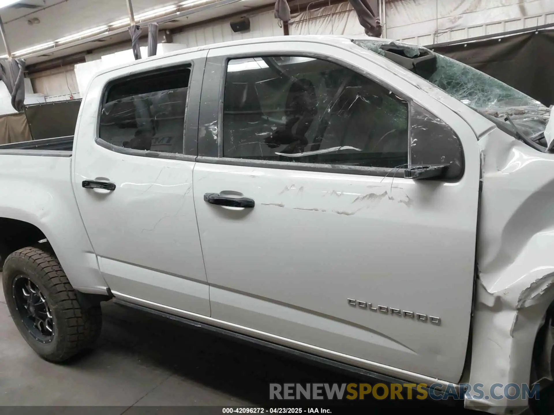 13 Photograph of a damaged car 1GCGTDENXM1114914 CHEVROLET COLORADO 2021