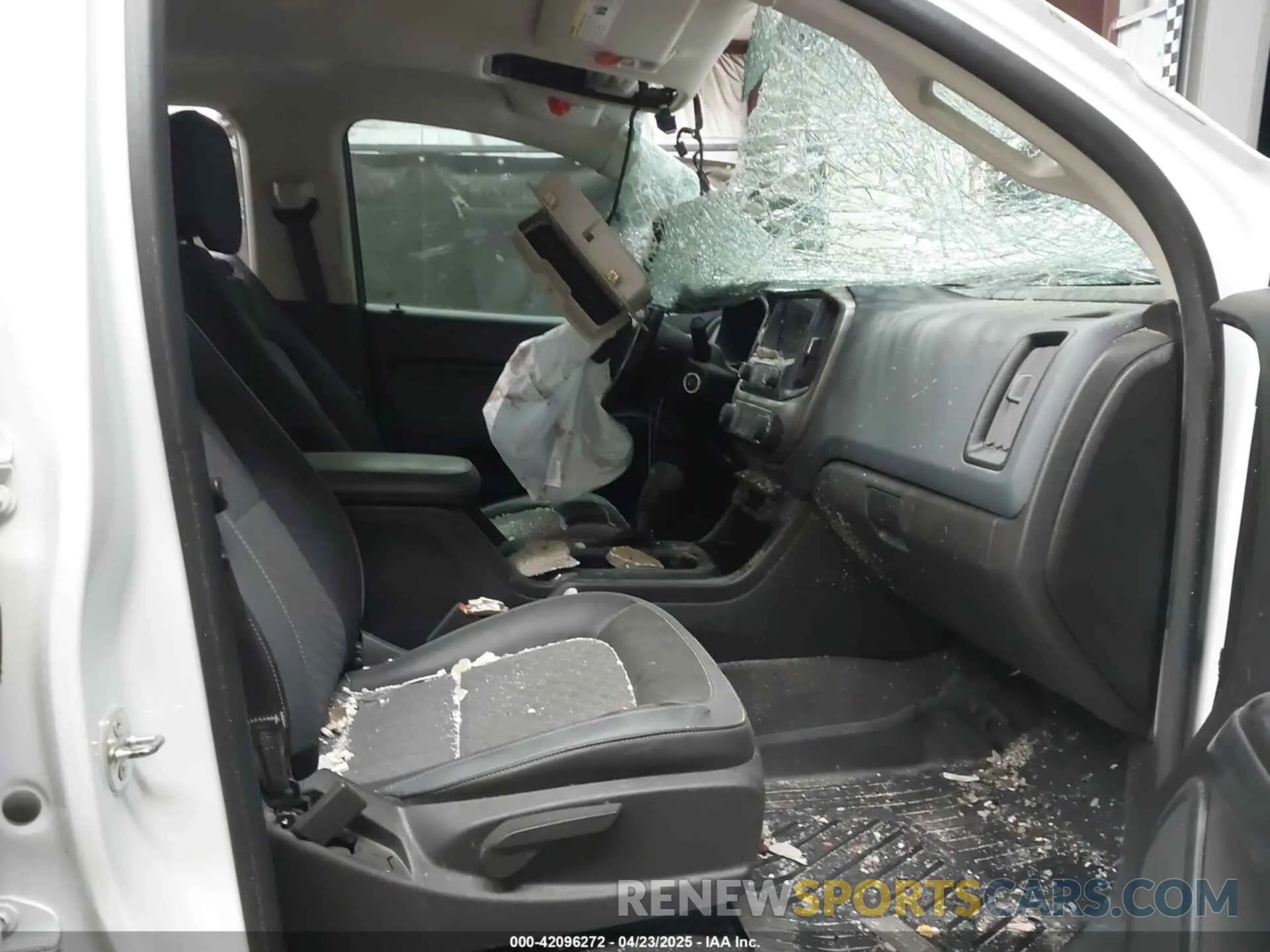 5 Photograph of a damaged car 1GCGTDENXM1114914 CHEVROLET COLORADO 2021