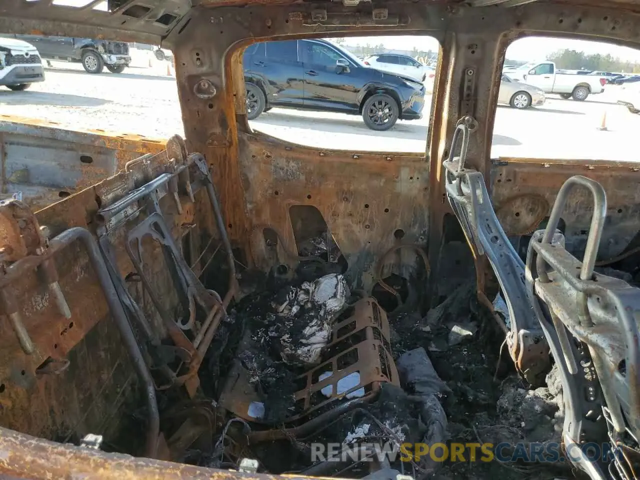 11 Photograph of a damaged car 1GCGTDENXM1168262 CHEVROLET COLORADO 2021