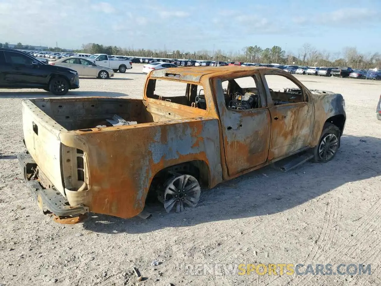 3 Photograph of a damaged car 1GCGTDENXM1168262 CHEVROLET COLORADO 2021
