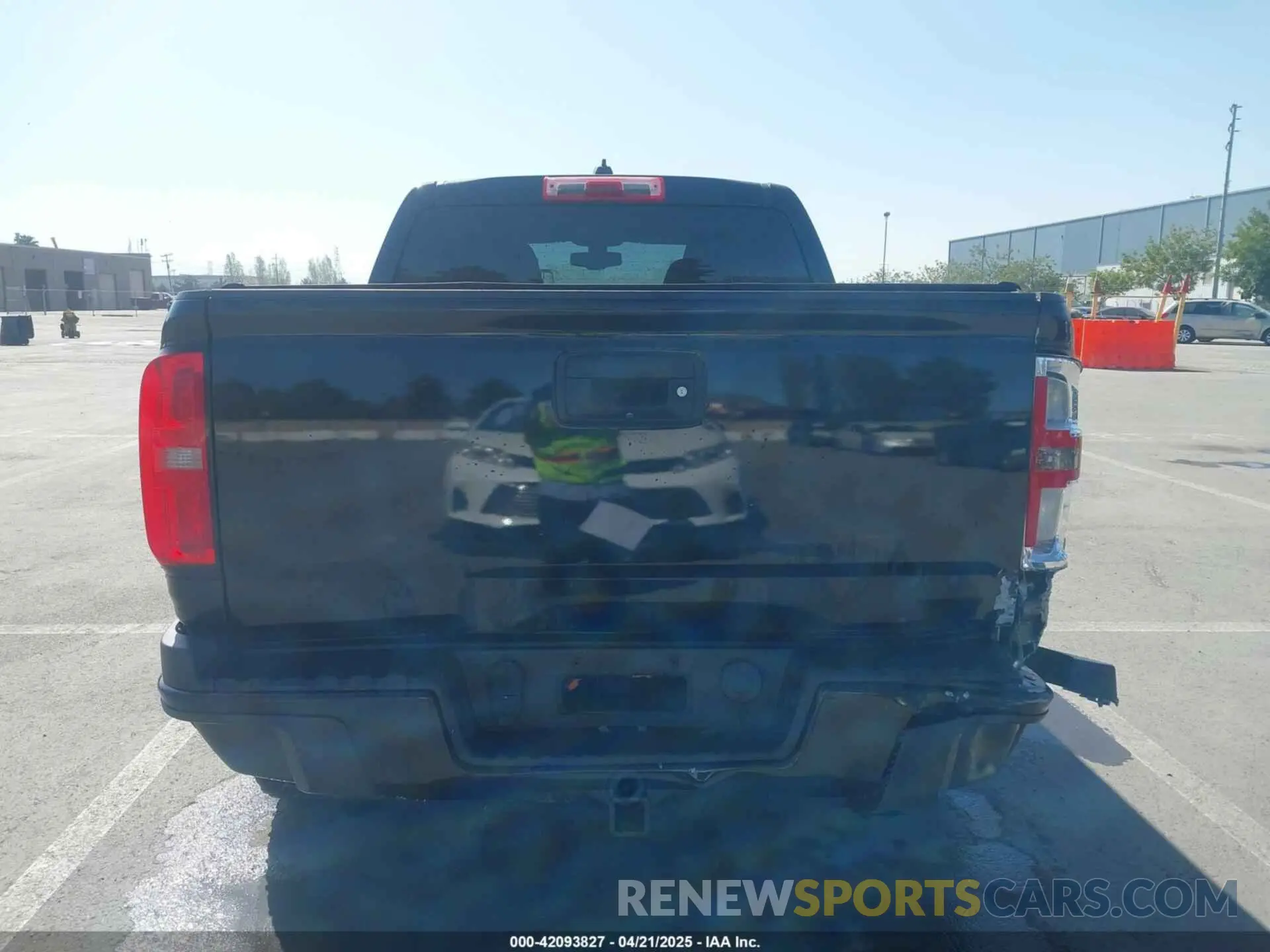 16 Photograph of a damaged car 1GCGTEEN6M1169379 CHEVROLET COLORADO 2021