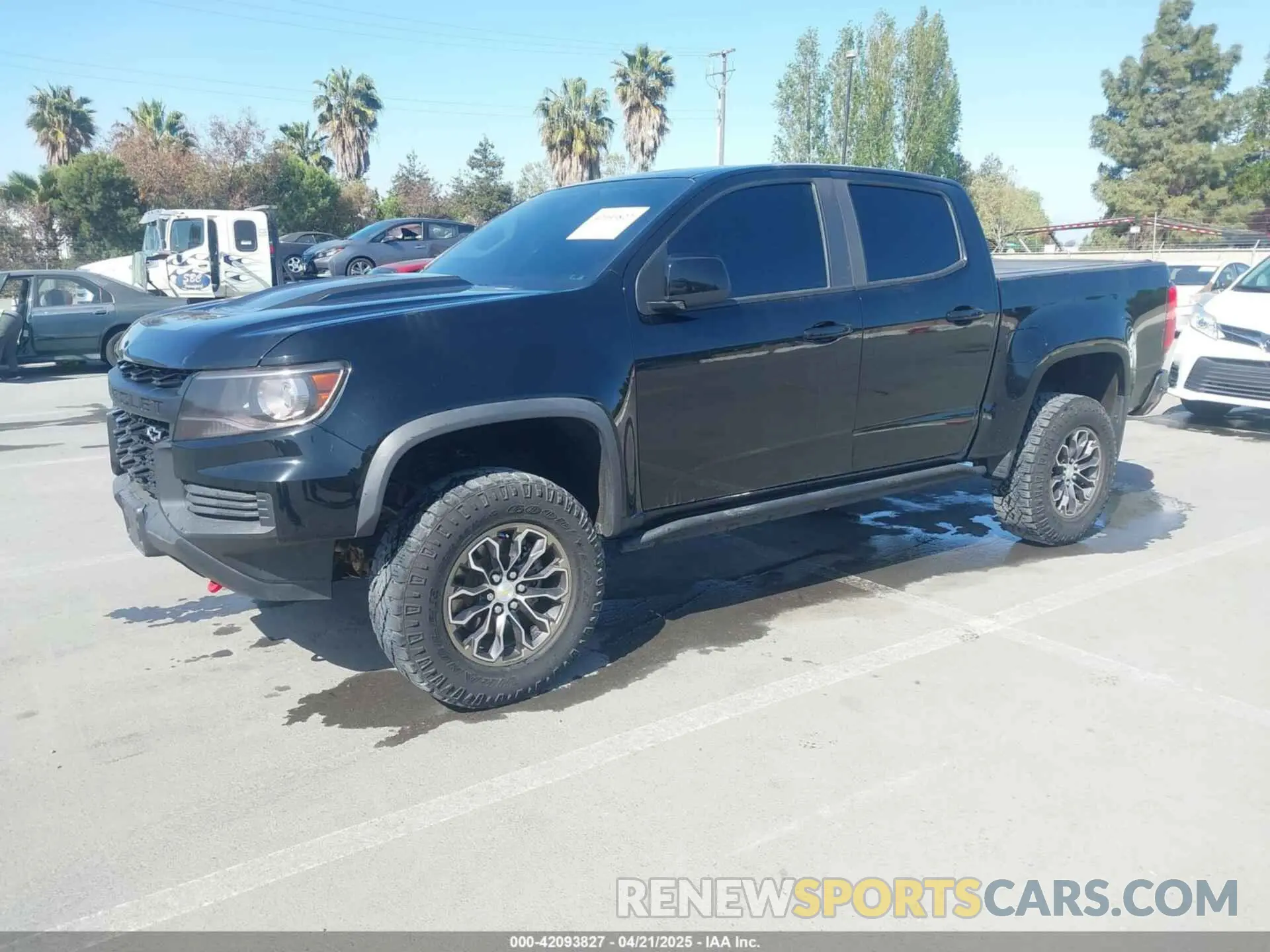 2 Photograph of a damaged car 1GCGTEEN6M1169379 CHEVROLET COLORADO 2021